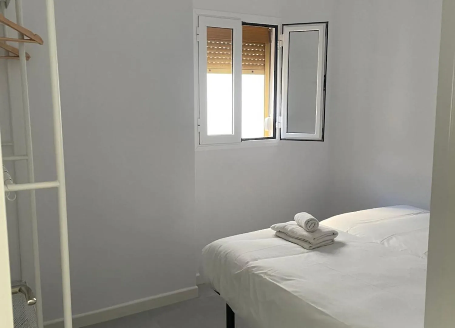 Ch II Apartments Zona De Ocio Nocturno كونيل ذي لا فرونتيرا 0*,  إسبانيا